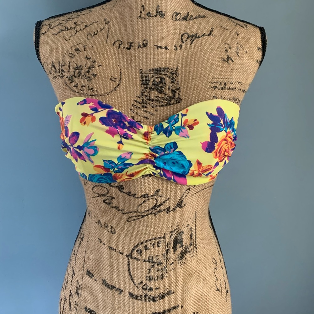 Xhilaration Floral Bandeau Bikini Top Strapless